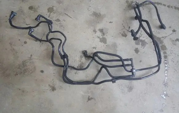 Nissan Qashqai Fuel main line pipe