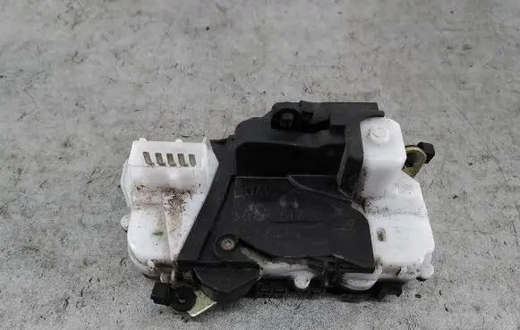 Peugeot 607 Front door lock