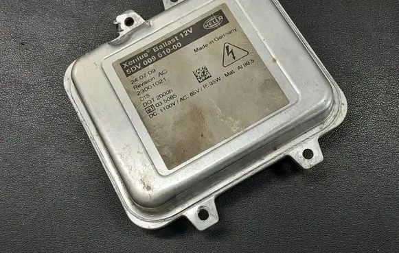 Skoda Octavia Mk3 (5E) Headlight ballast module Xenon 5DV009610