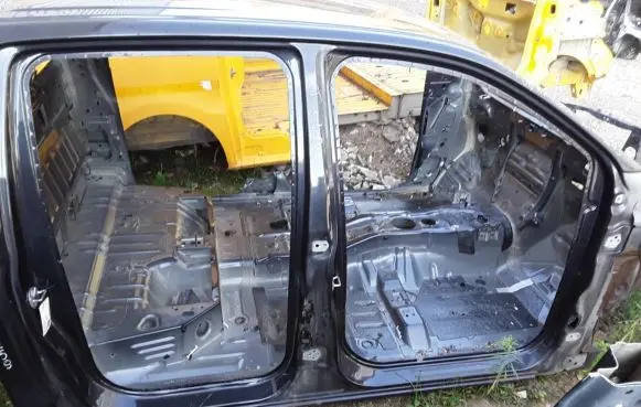 Ford Ranger Pillar (middle) 2415454