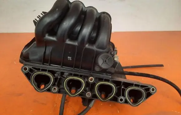 Volkswagen Golf IV Intake manifold 2900302879