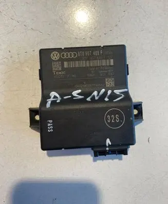 Audi A5 8T 8F Gateway control module 8T0907468F
