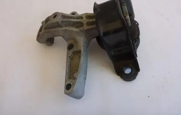 Renault Kadjar Engine mount vacuum valve 