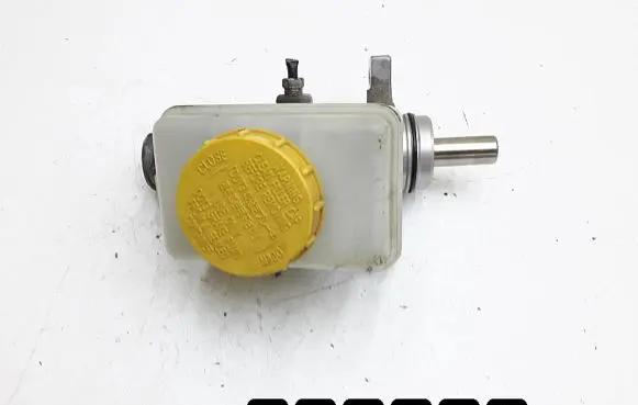 Master brake cylinder