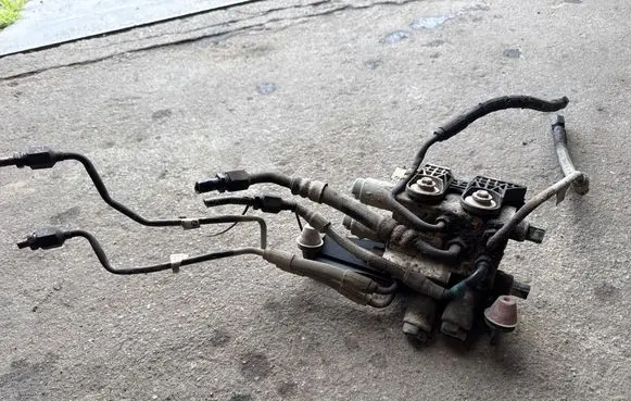 BMW 7 E65 E66 Active stabilizer control/valve assembly 6758704