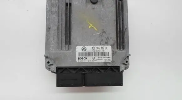 Volkswagen Touran I Engine control unit/module 03G906016DK BOSCH0281011946