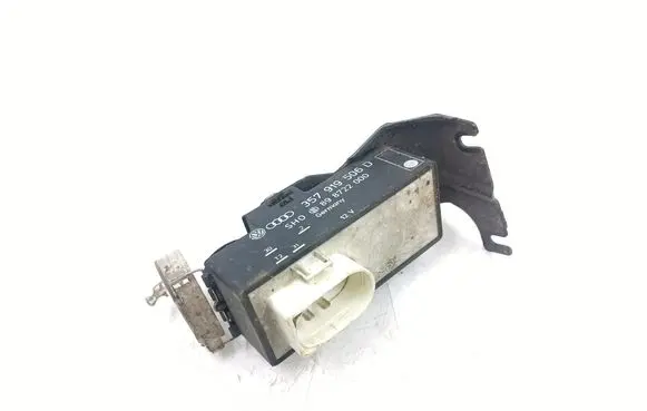 Volkswagen Golf III Coolant fan relay 357919506D