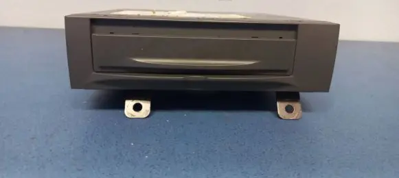 Volvo V50 CD/DVD changer 306796691 32560041