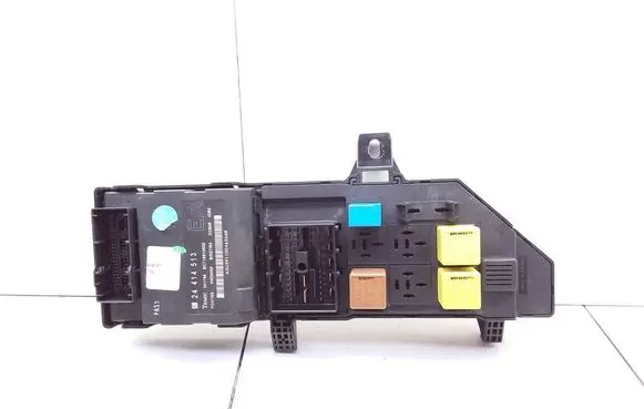 Opel Vectra C Fuse module 24400590 24414513
