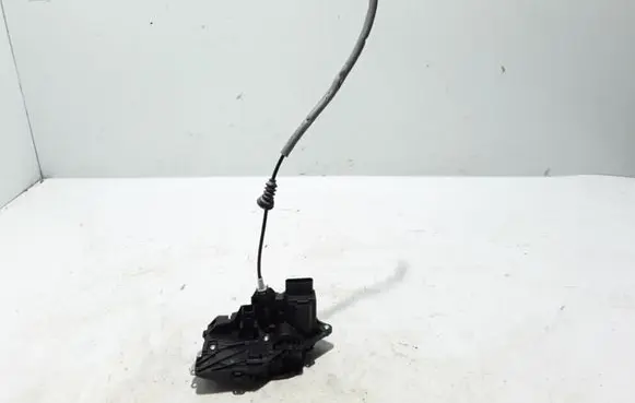 Volvo XC40 Front door lock 31440997