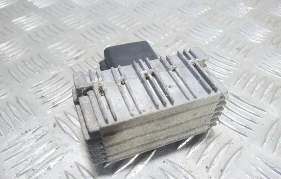 Opel Zafira A Glow plug pre-heat relay 09132691