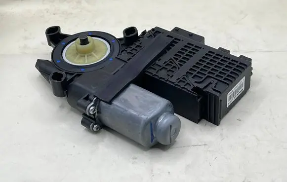 Citroen Berlingo Rear glass lock/latch 9674032480