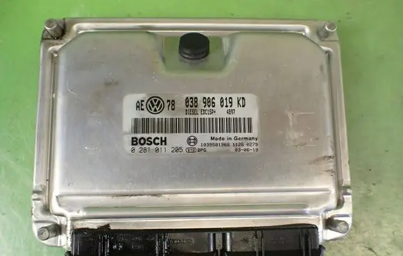 Volkswagen PASSAT B5.5 Engine control unit/module ECU