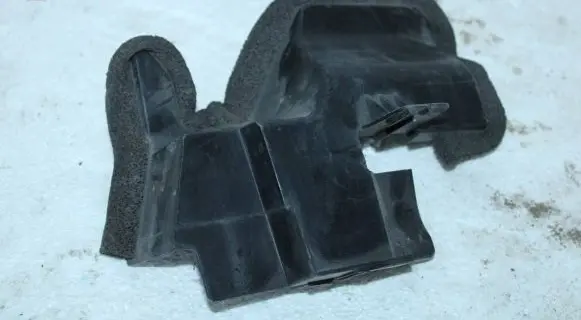 Toyota Yaris Other engine bay part 165930Y110