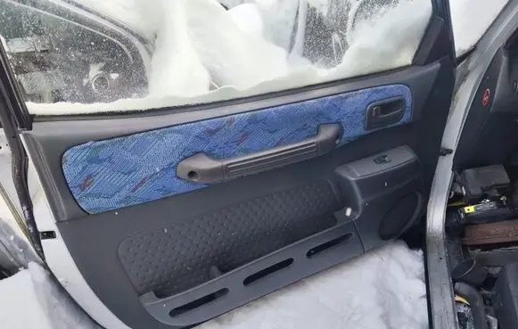Toyota RAV 4 (XA10) Front door card panel trim 