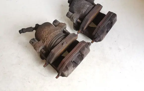 Volkswagen Polo Front brake caliper