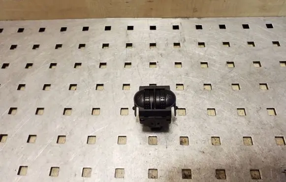 Volkswagen PASSAT B5.5 Headlight level height control switch 3B0941333C
