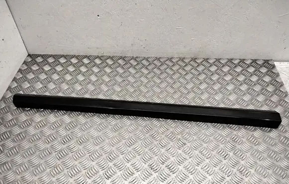 Volvo V70 Front door trim (molding) 39839660