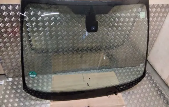 Ford Galaxy Front windscreen/windshield window 