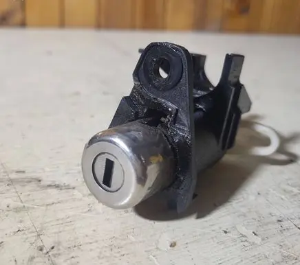 Toyota Yaris Tailgate exterior lock N0501002
