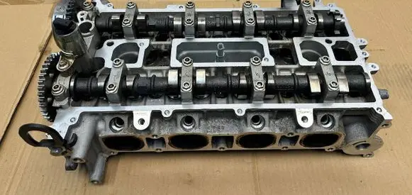 Ford Kuga III Engine head LX6Z-6049-A rflx6e6090aa