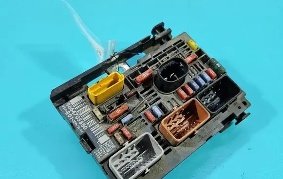 Citroen C4 Grand Picasso Central body control module 9664705880 IMPRK1559111