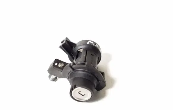 Mercedes-Benz E W212 Tailgate exterior lock A2047500061