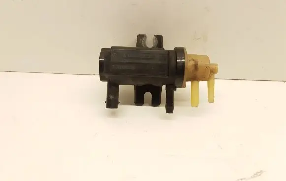 Mercedes-Benz C W205 Turbo solenoid valve A0091533128