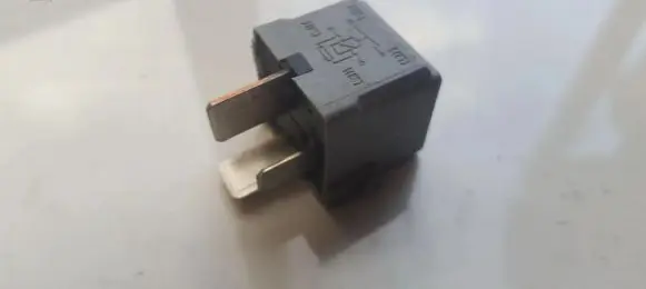 Mercedes-Benz CLK A209 C209 Other relay A00254226 A002542-26