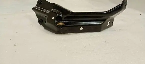 Seat Leon (1P) Fender mounting bracket 1P0821136A 081112018