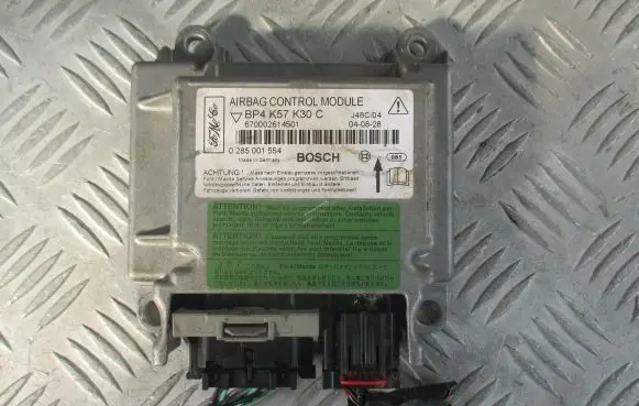 Mazda 3 I Bonnet Pedestrian Airbag Actuator 0285001554