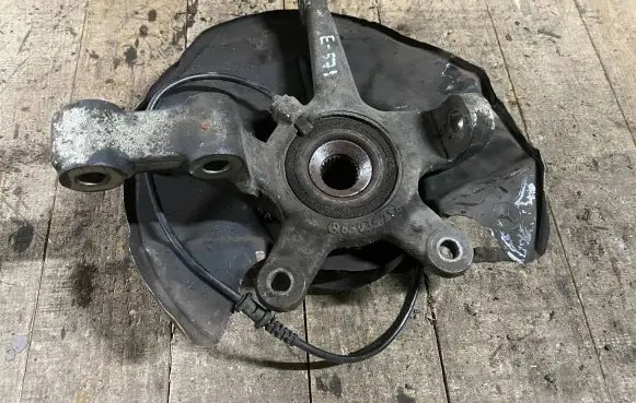 Mercedes-Benz A W168 Front wheel hub 6903