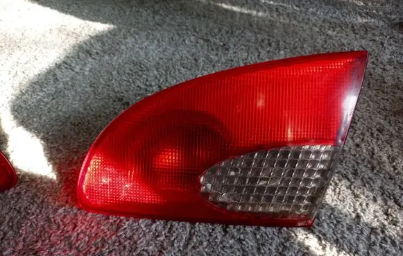 Toyota Avensis T220 Tailgate rear/tail lights 23300102