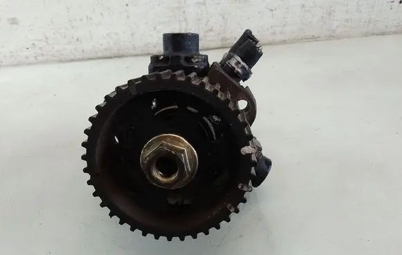Opel Astra H Fuel injection high pressure pump 0445010097