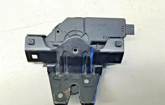 BMW 3 E46 Tailgate lock latch 8196401
