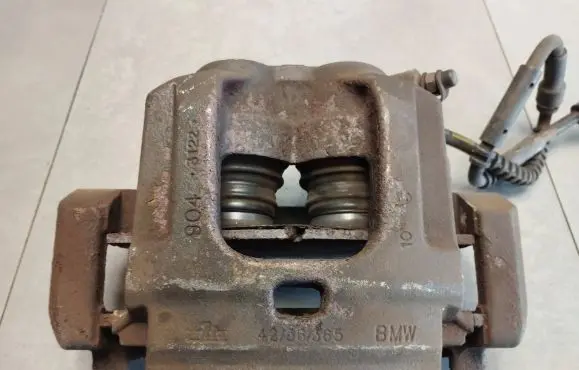 BMW X5 F15 Front brake caliper