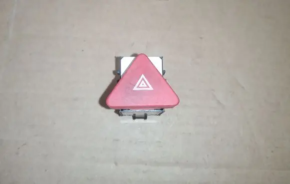 Volkswagen Tiguan Hazard light switch 5M0953509A