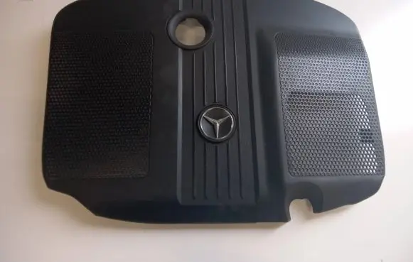 Mercedes-Benz E W212 Engine cover (trim) A6510101167