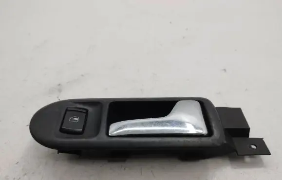 Volkswagen PASSAT B5 Front door interior handle 3B1837114
