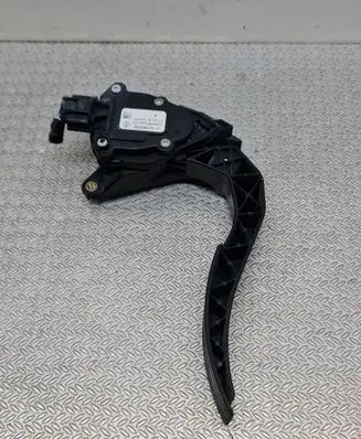 Renault Captur Accelerator throttle pedal 180029347R 6PV00997807