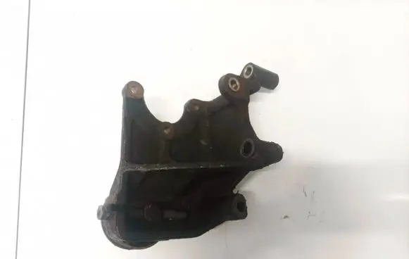 Mitsubishi Carisma Engine mounting bracket