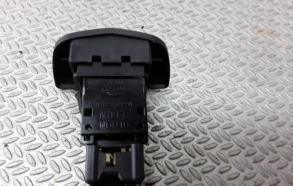 Nissan Primera Hazard light switch NILES06016