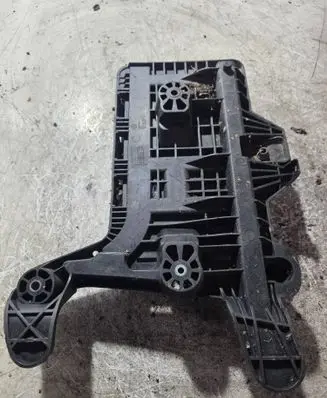 Audi A3 S3 8P Battery tray 1K0915333