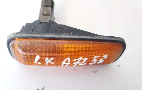 Honda HR-V Front fender indicator light 6r01391