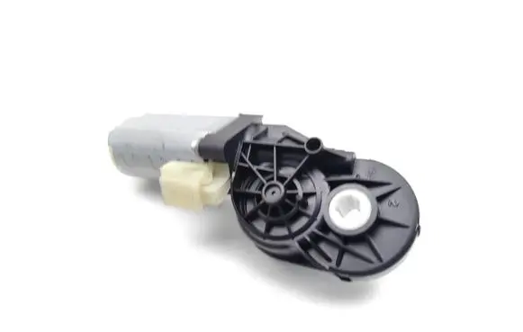 Volvo XC40 Seat adjustment motor 0390207028