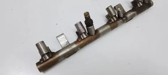 Audi Q7 4L Fuel main line pipe 079133316E