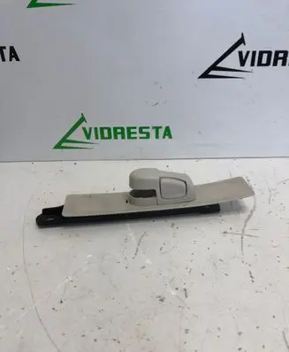 Honda CR-V Seat belt height adjuster 