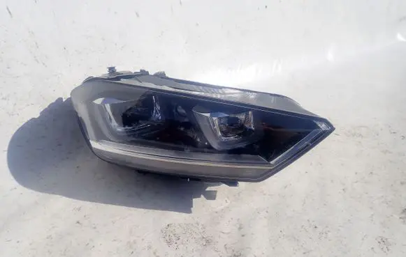 Volkswagen Golf Sportsvan Headlight/headlamp