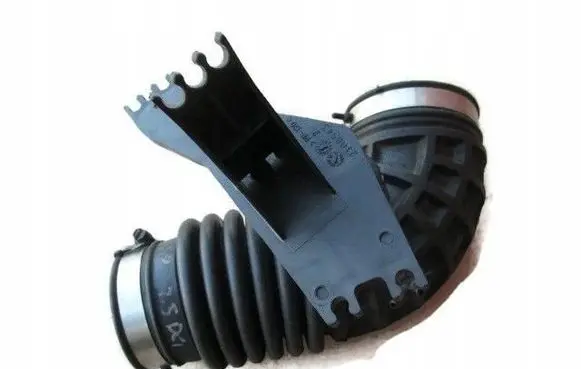 Nissan Pathfinder R51 Turbo air intake inlet pipe/hose