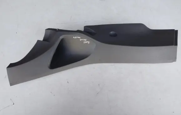 Ford Focus (C) pillar trim 4M51N31017A